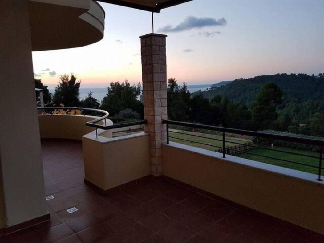 #Luxlikehome Hill Summer Villa Elani Bagian luar foto